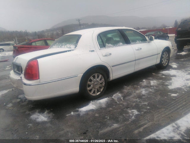 Lincoln Town Car 2006 1LNHM82V66Y629797 Image 5