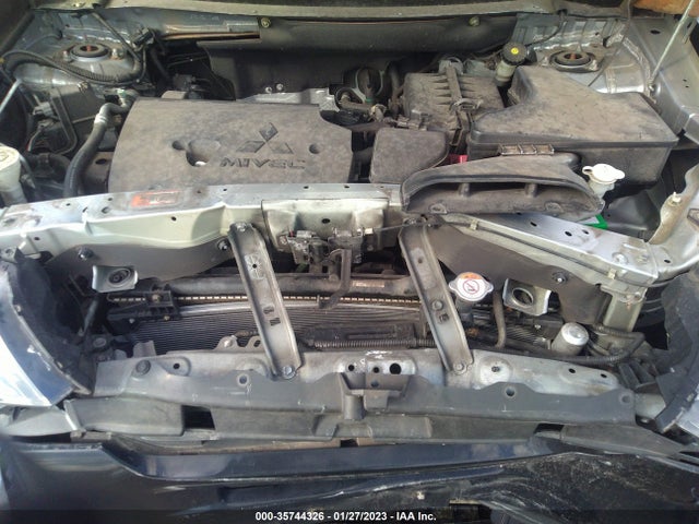 JA4AZ3A3XGZ017635 Mitsubishi Outlander Se/sel/es
