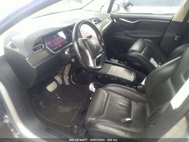 2016 Tesla Model X, VIN: 5YJXCBE43GF000681