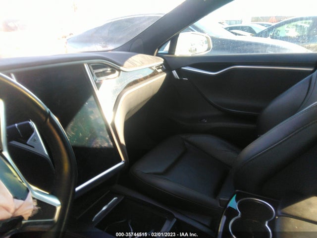 2016 Tesla Model S, VIN: 5YJSA1E11GF153317