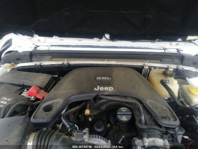 1C4HJXEG7JW143413 Jeep Wrangler Unlimited Sahara
