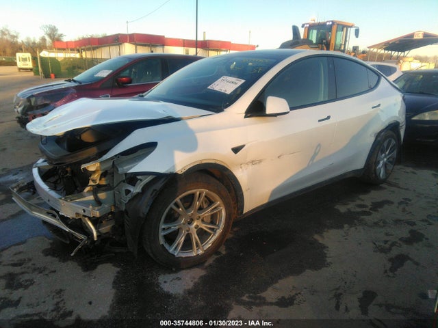 Tesla Model Y Long Range 2022 7SAYGDEE0NF435624 Image 2