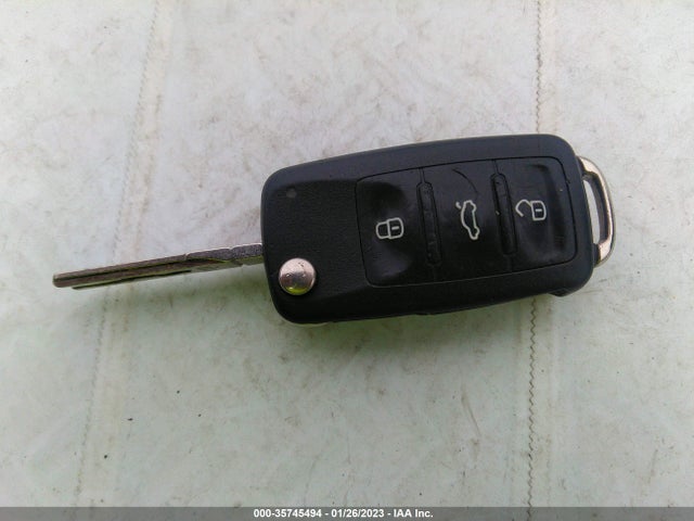 2012 VOLKSWAGEN JETTA SPORTWAGEN TDI W/SUNROOF & NAV VIN: 3VWPL7AJ8CM600382