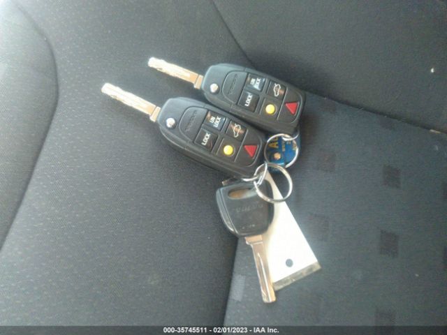 YV1SW640552474634 Volvo V70