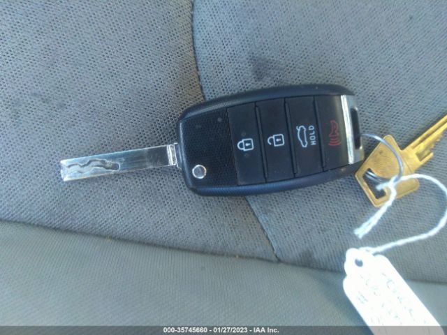 5XXGT4L38GG057008 KIA Optima Lx