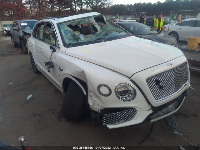 2020 Bentley Bentayga, VIN: SJAAM2ZV8LC028250