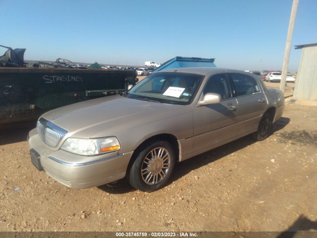 Lincoln Town Car Limited 2008 2LNHM82V58X637053 Image 2