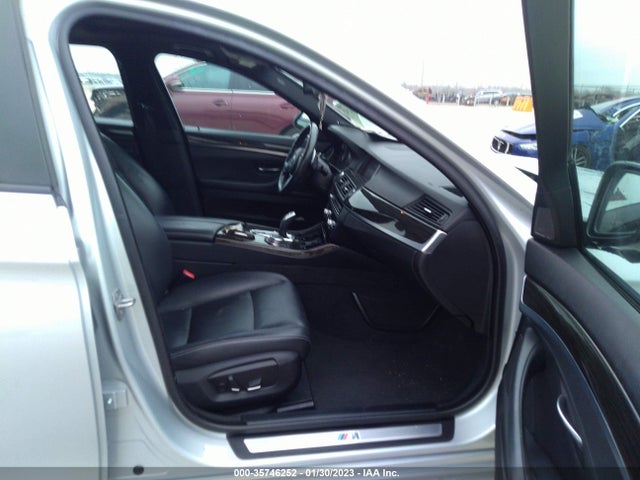 BMW 5 Series 528i 2016 WBA5A5C52GD529859 Image 5