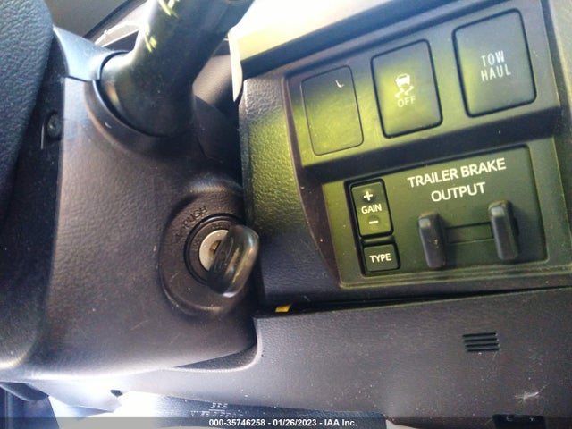 2016 Toyota Tundra, VIN: 5TFUW5F16GX522758