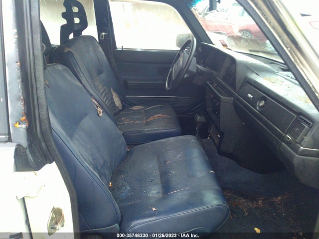 1991 VOLVO 240 SE VIN: YV1AA8859M1886703