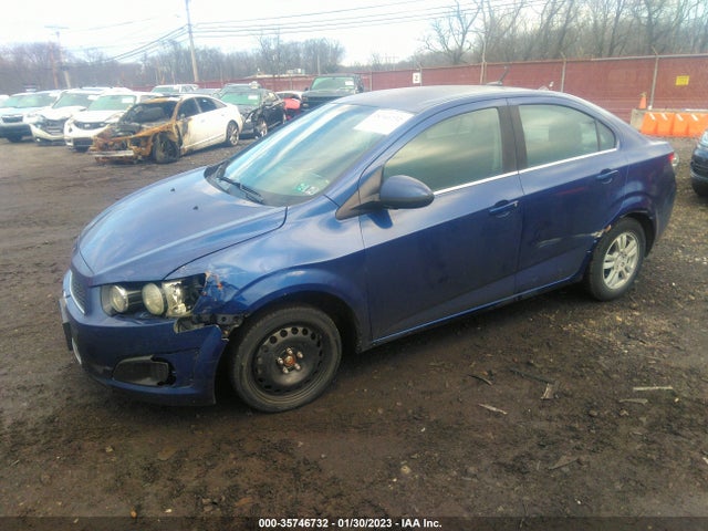 Chevrolet SONIC LT 2014 1G1JC5SH8E4109083 Image 2