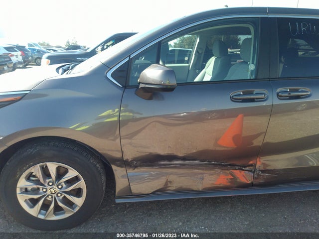 2022 Toyota Sienna, VIN: 5TDKRKEC5NS111077