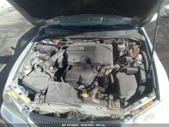 Lexus IS 300 2002 JTHBD192020047330 Image 15