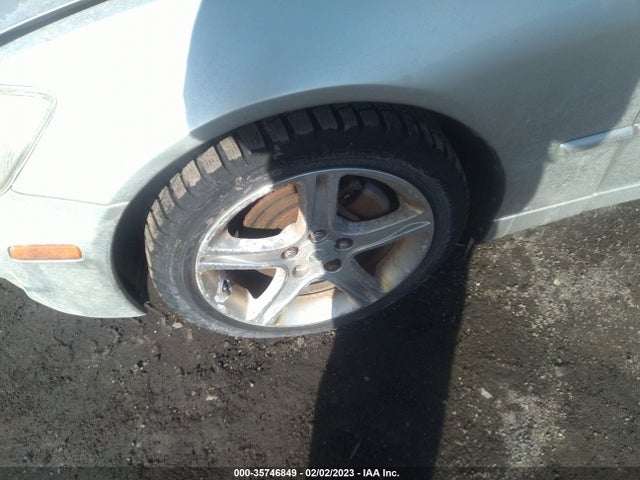 Lexus IS 300 2002 JTHBD192020047330 Image 4