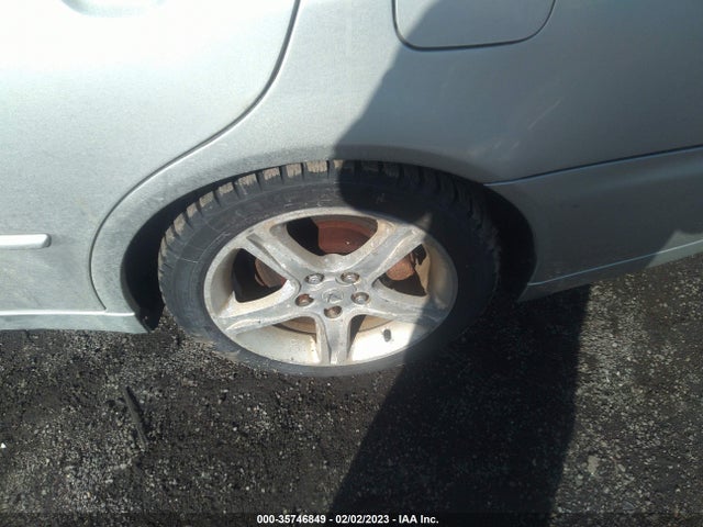 Lexus IS 300 2002 JTHBD192020047330 Image 5