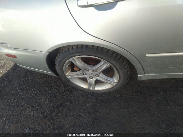 Lexus IS 300 2002 JTHBD192020047330 Image 7