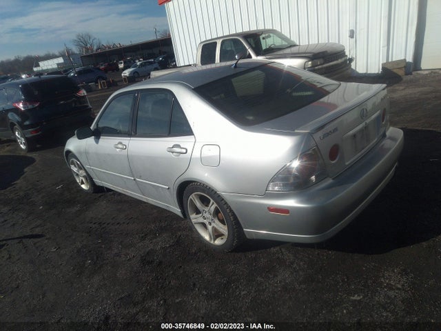 Lexus IS 300 2002 JTHBD192020047330 Image 8