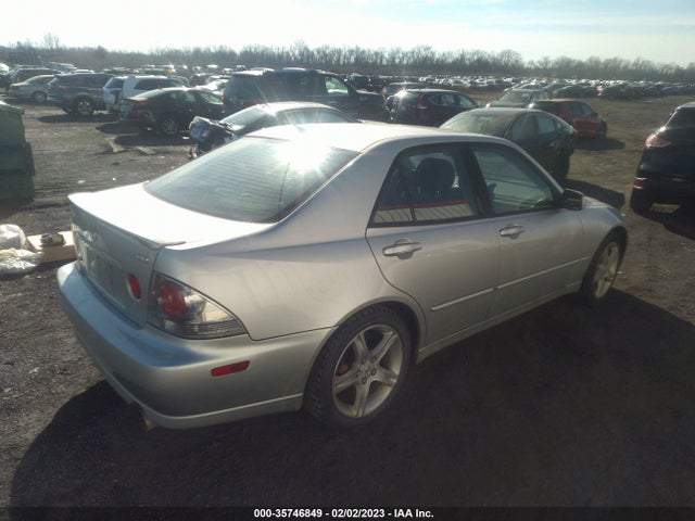 Lexus IS 300 2002 JTHBD192020047330 Image 9