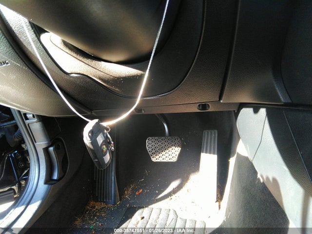 2015 BMW X1, VIN: WBAVM1C51FV317155