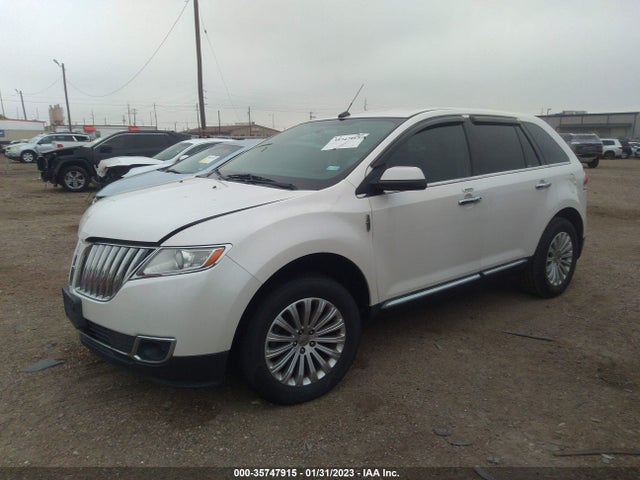 Lincoln MKX 2011 2LMDJ6JK8BBJ23094 Image 2
