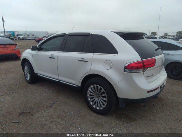 Lincoln MKX 2011 2LMDJ6JK8BBJ23094 Image 3