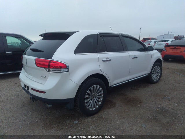 Lincoln MKX 2011 2LMDJ6JK8BBJ23094 Image 4