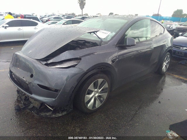 Tesla Model Y Long Range 2021 5YJYGDEE1MF124831 Image 2