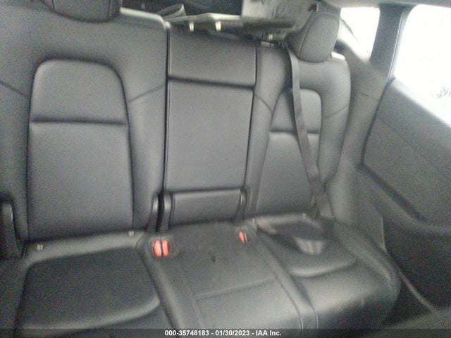 Tesla Model Y Long Range 2021 5YJYGDEE1MF124831 Image 8