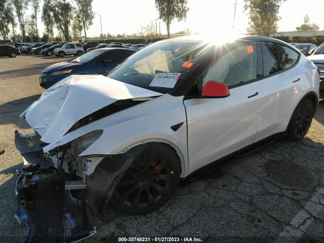 2023 Tesla Model Y, VIN: 7SAYGDEE5PA043965
