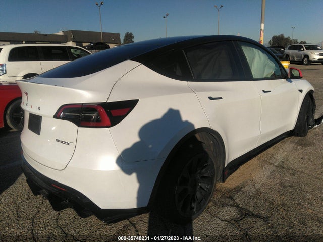 2023 Tesla Model Y, VIN: 7SAYGDEE5PA043965