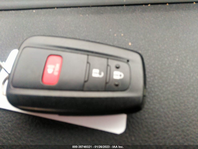 2021 TOYOTA PRIUS LE/XLE VIN: JTDL9MFU8M3029366
