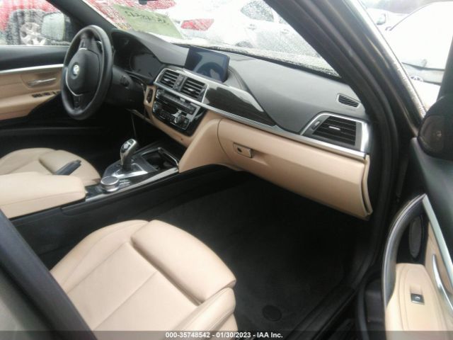 WBA8B9G5XJNU98860 BMW 3 Series 330i