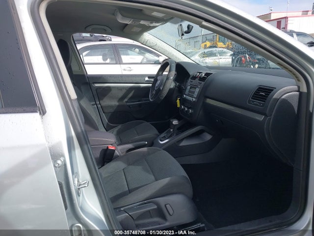 3VWJZ7AJXAM064018 Volkswagen Jetta Sedan S