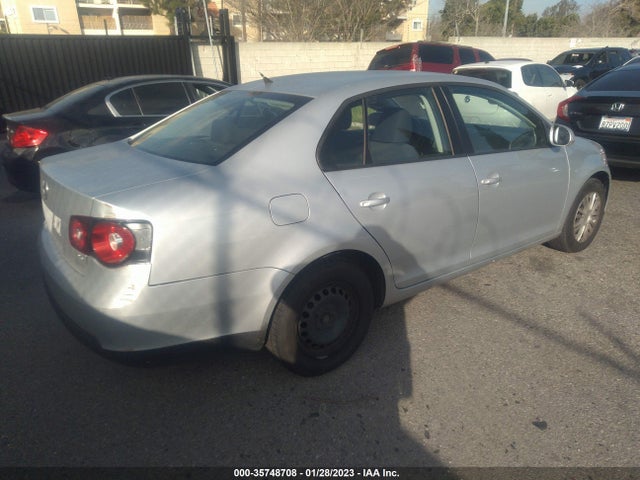 3VWJZ7AJXAM064018 Volkswagen Jetta Sedan S