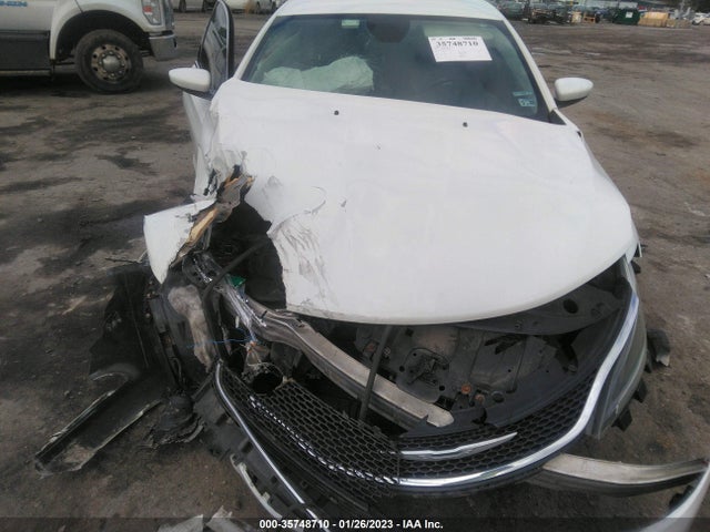 Chrysler 200 C 2015 1C3CCCCG4FN581095 Image 10