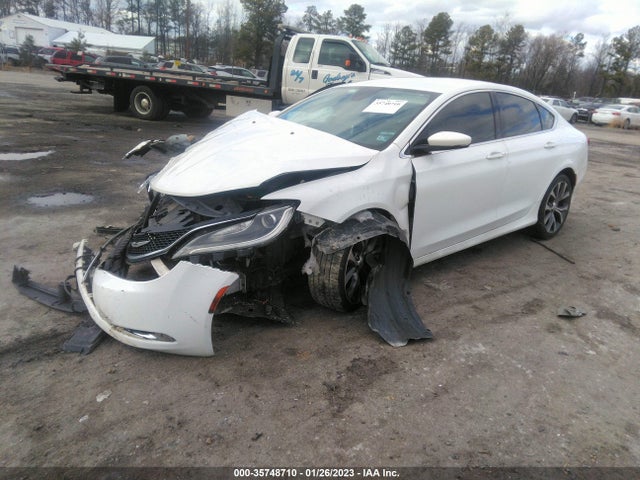 Chrysler 200 C 2015 1C3CCCCG4FN581095 Image 2