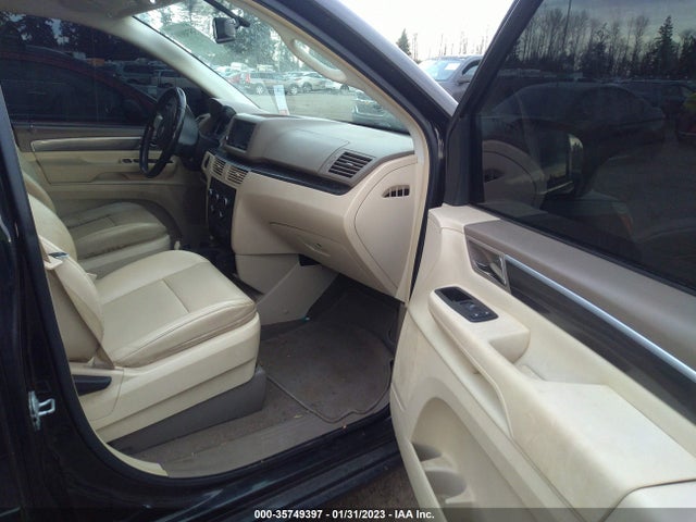 2010 VOLKSWAGEN ROUTAN SE VIN: 2V4RW3D1XAR407752