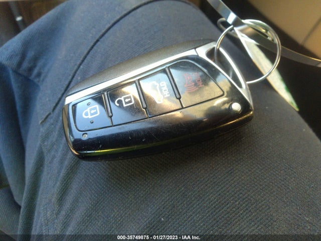 2016 Hyundai Genesis, VIN: KMHGN4JE2GU125467