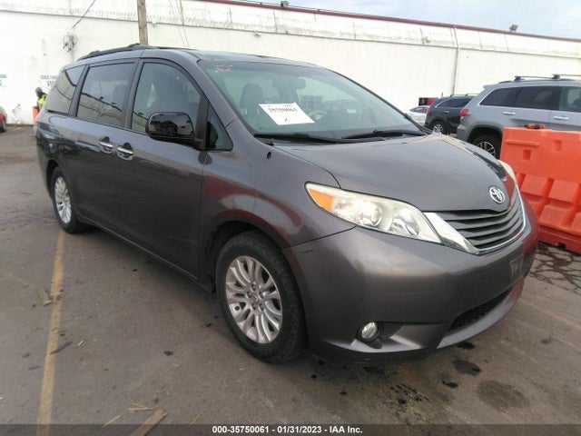 2012 TOYOTA SIENNA XLE V6 8 PASSENGER VIN: 5TDYK3DC2CS275065