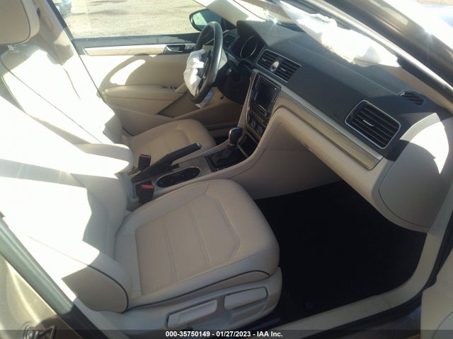 1VWBT7A3XGC053683 Volkswagen Passat 1.8t Se W/technology