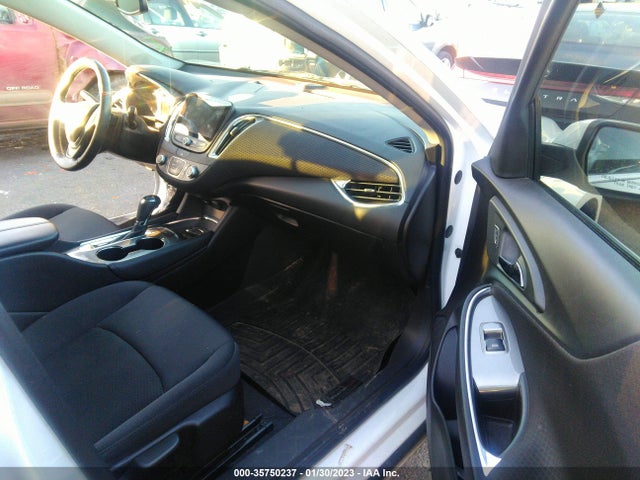 2017 Chevrolet Malibu, VIN: 1G1ZE5ST5HF273921