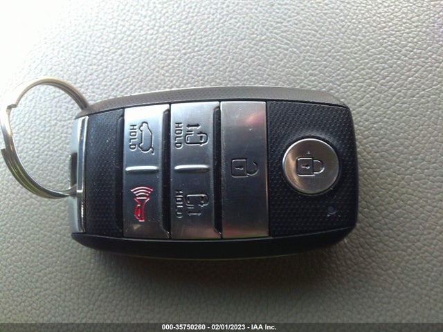 2017 Kia Sedona, VIN: KNDMB5C11H6339730