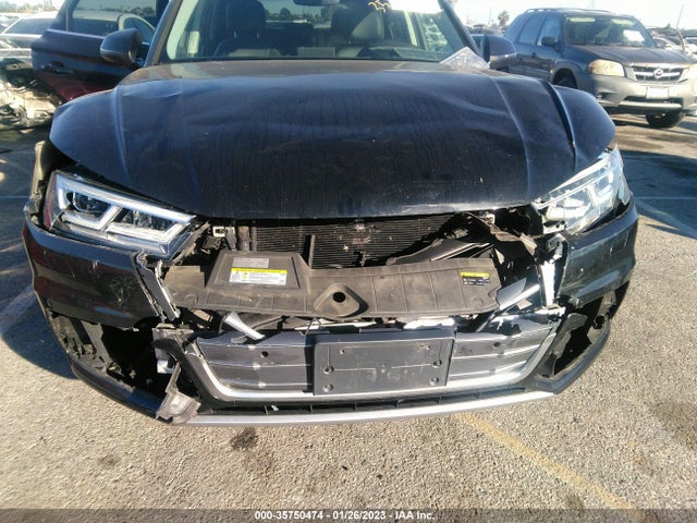 WA1BNAFY7J2026012 Audi Q5 Premium Plus