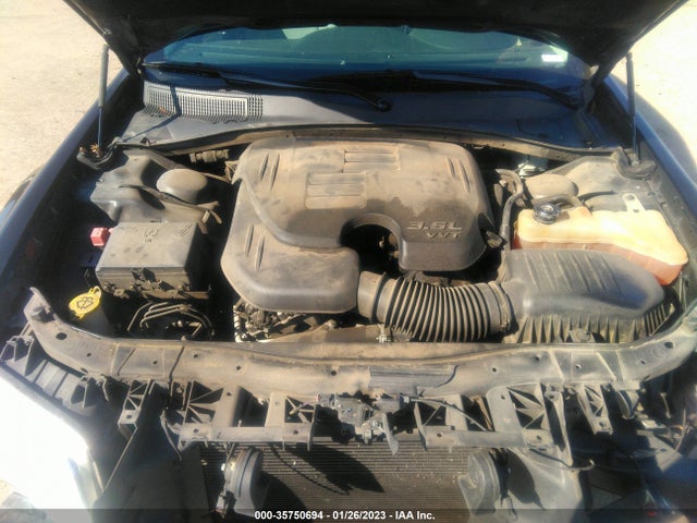 2C3CCAEG2HH571064 Chrysler 300 300c