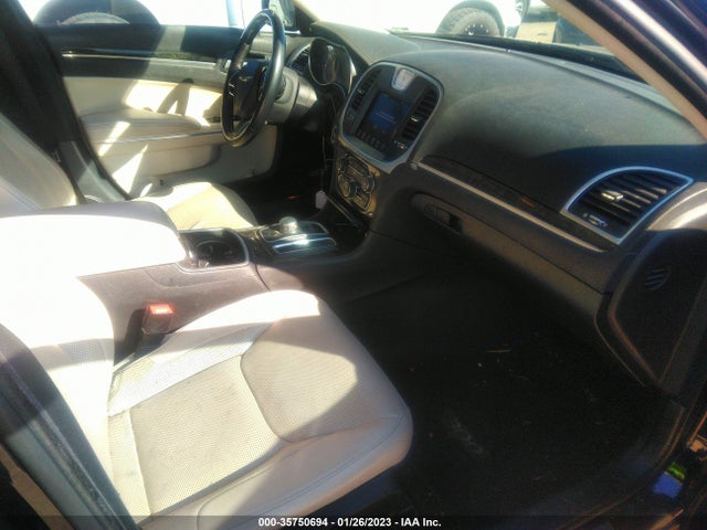 2C3CCAEG2HH571064 Chrysler 300 300c