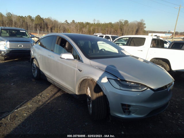 2016 Tesla Model X, VIN: 5YJXCBE48GF000207