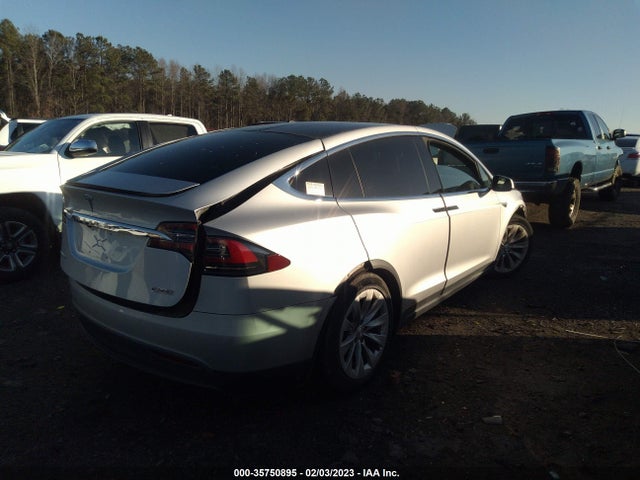 2016 Tesla Model X, VIN: 5YJXCBE48GF000207