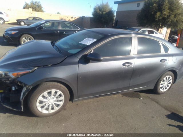 3KPF24AD0NE427299 KIA FORTE FE