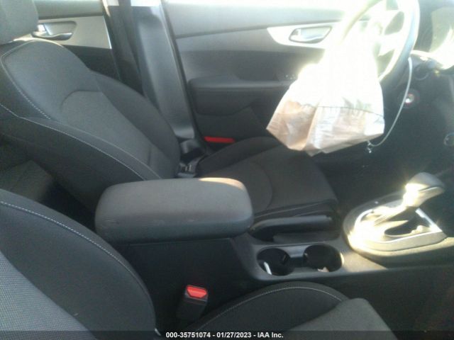 3KPF24AD0NE427299 KIA FORTE FE