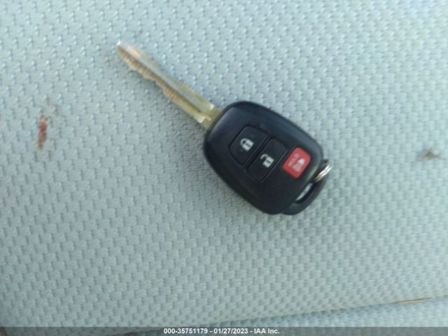 JTDKDTB37G1118282 Toyota Prius C One